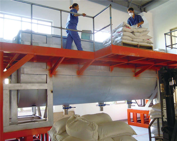 30噸臥式真石漆攪拌釜現(xiàn)場(chǎng)圖片